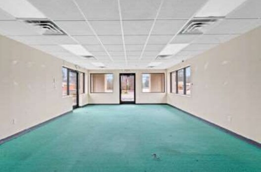 More Photos Of 809 N Main St, LaFayette General Retail For Sale