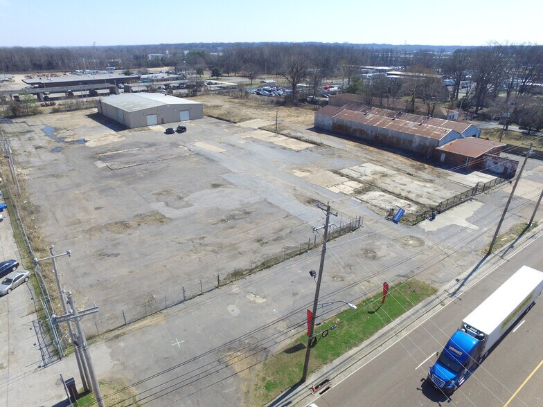 More Photos Of 2964 S 3rd St, Memphis Warehouse For Sale