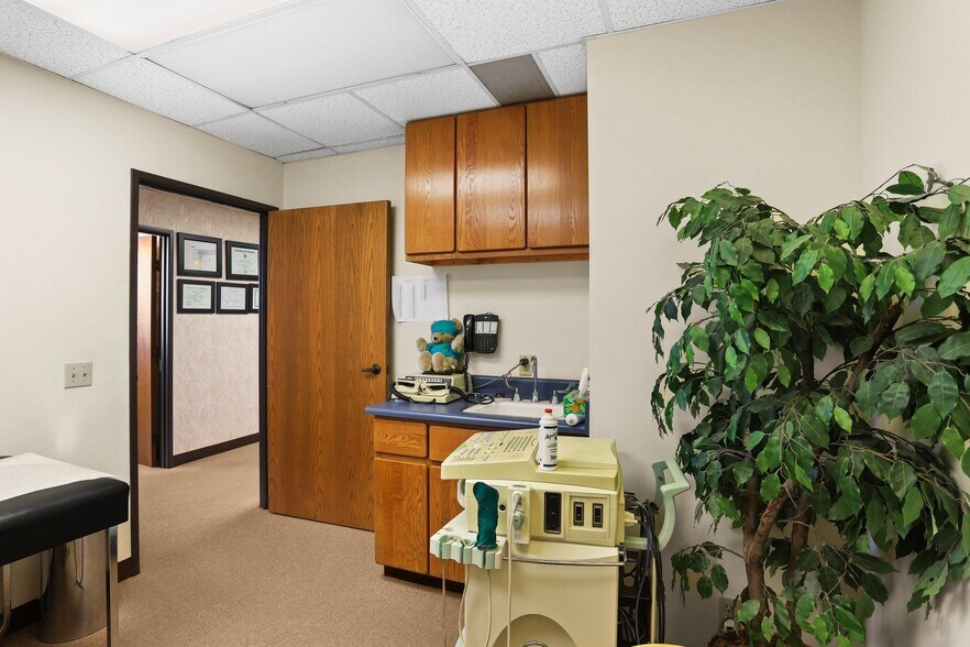 More Photos Of 999 N Tustin Ave, Santa Ana Medical For Sale