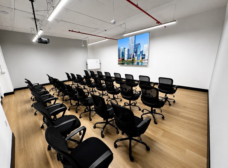 More Photos Of 1100 Brickell Bay Dr, Miami Coworking Space