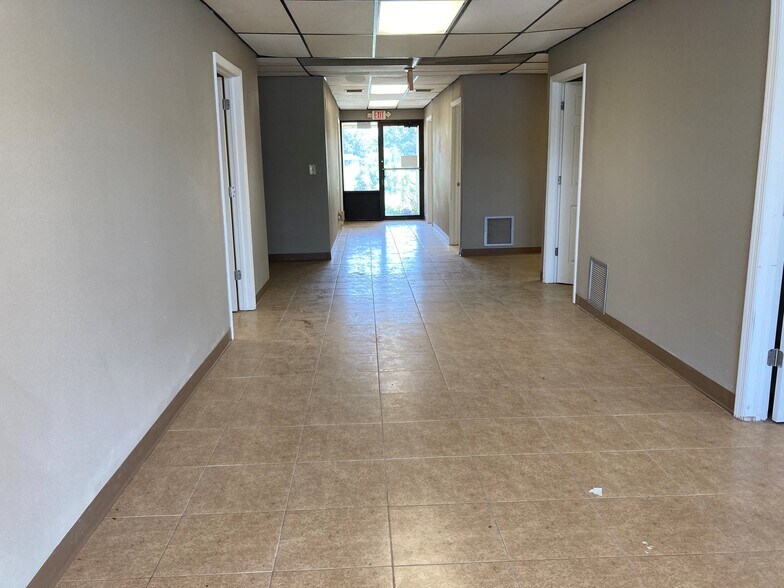 More Photos Of 5455 Spring Hill Dr, Spring Hill Office For Lease