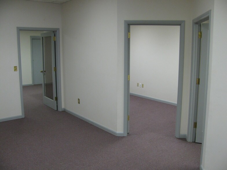 More Photos Of 1 Center Sq, Hanover Office For Lease