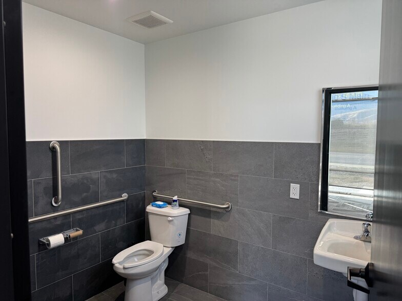 More Photos Of 140 S Main St, Lindon Medical For Lease