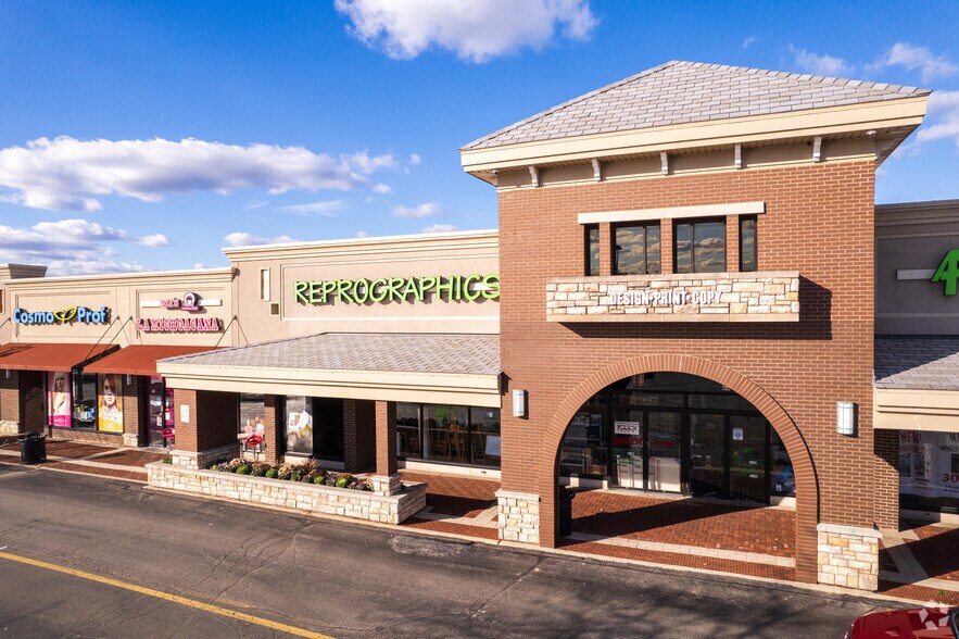 More Photos Of 29 Crystal Lake Plz, Crystal Lake Unknown For Lease