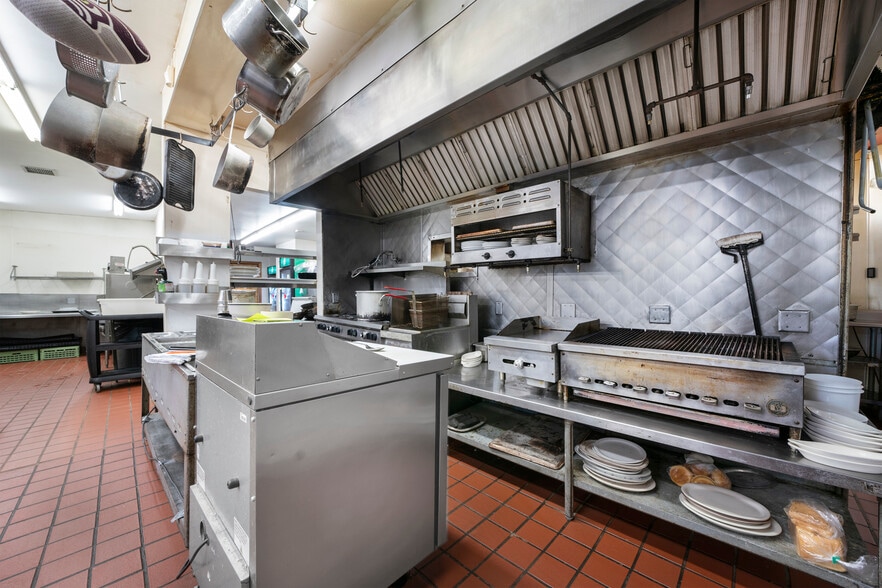 More Photos Of 3796 Us Highway 2 E, Kalispell Restaurant For Lease