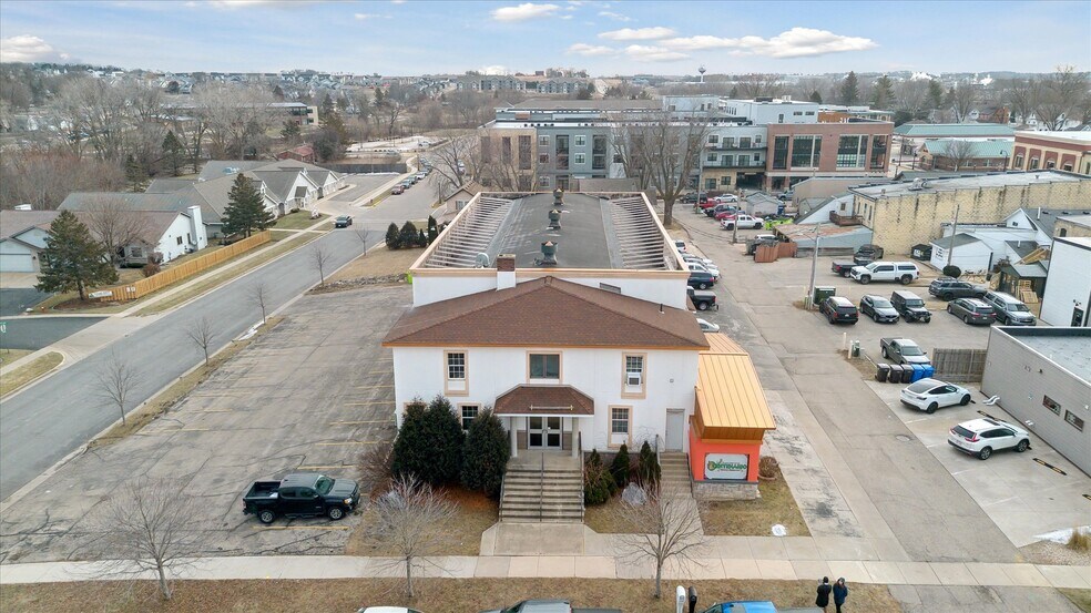 More Photos Of 107 Baker St, Waunakee Storefront Retail Office For Lease