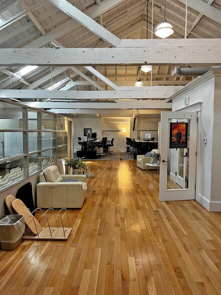 More Photos Of 925 De La Vina St, Santa Barbara Office For Lease