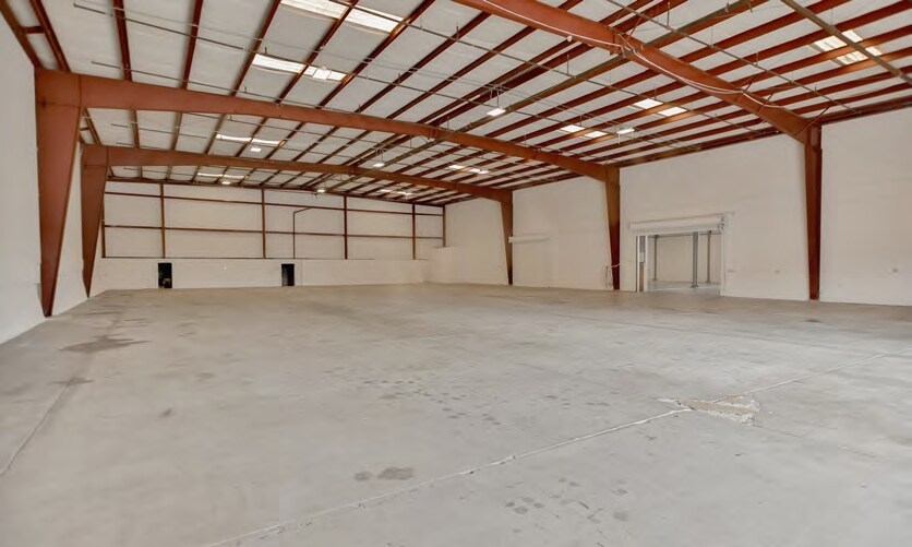 More Photos Of 6000 3rd St, San Francisco Warehouse For Lease