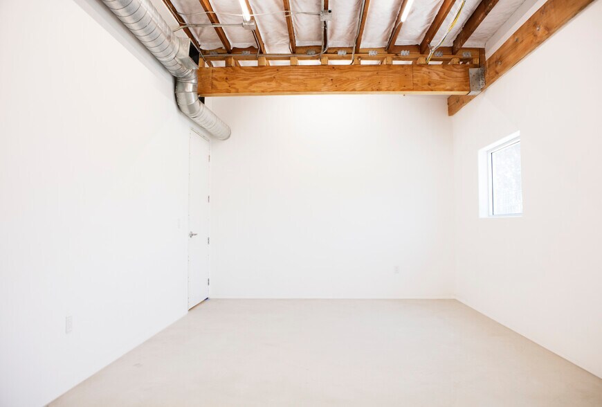 More Photos Of 4437 Telegraph Rd, Los Angeles Warehouse For Sale