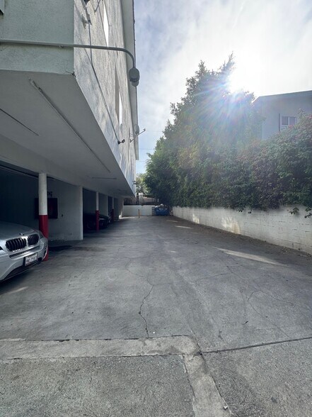 More Photos Of 212 W Plymouth St, Inglewood Apartments For Sale