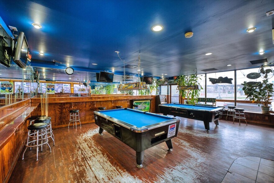 More Photos Of 217-219 Frelinghuysen Ave, Newark General Retail For Sale