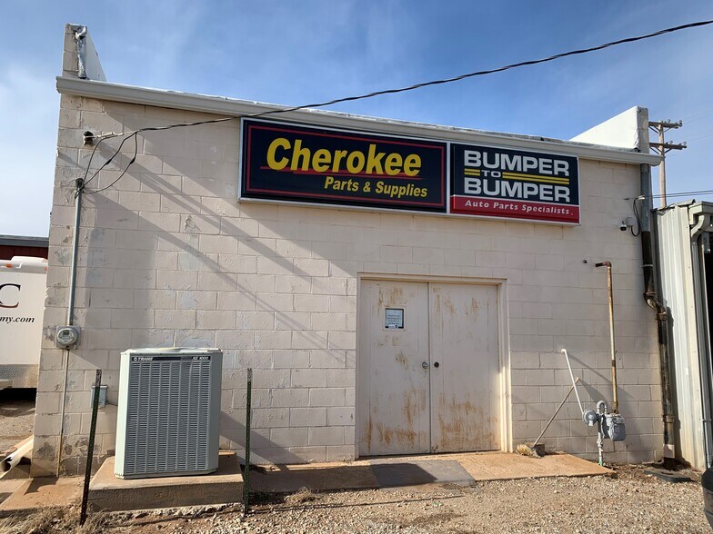 More Photos Of 104 S Grand Ave, Cherokee Auto Repair For Sale