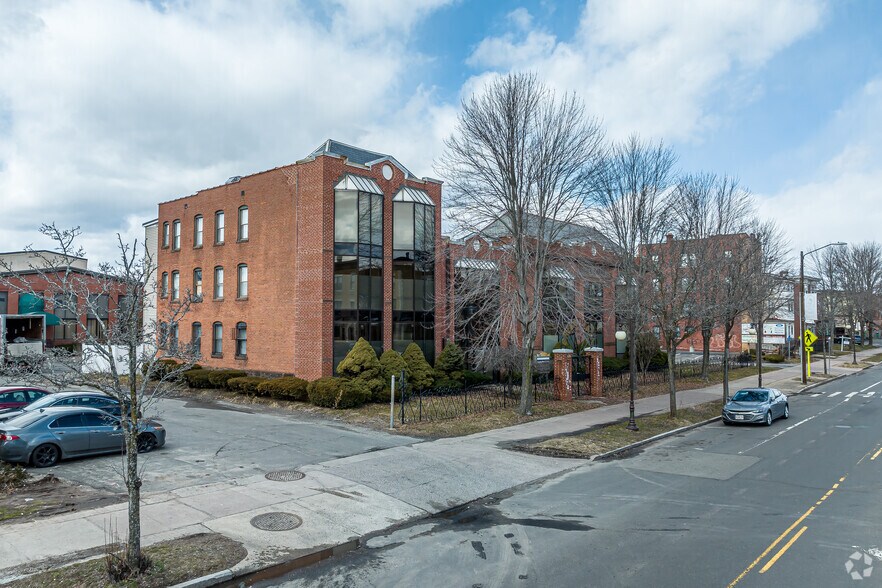 More Photos Of 417-429 Franklin Ave, Hartford Medical For Lease