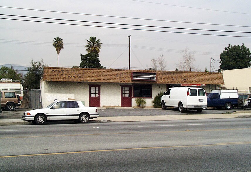 More Photos Of 335 W Arrow Hwy, Glendora Warehouse For Lease