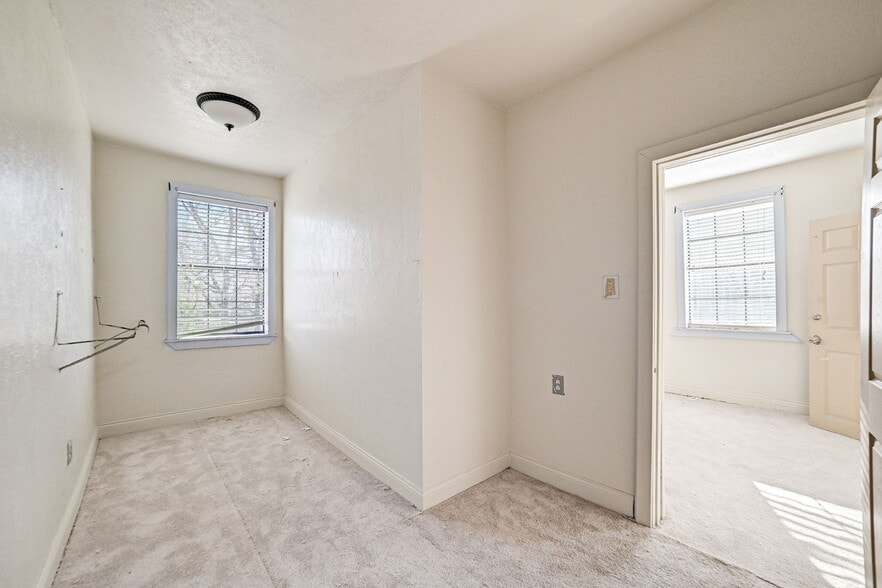 More Photos Of 411 S Kaufman St, Newton Lodge Meeting Hall For Sale
