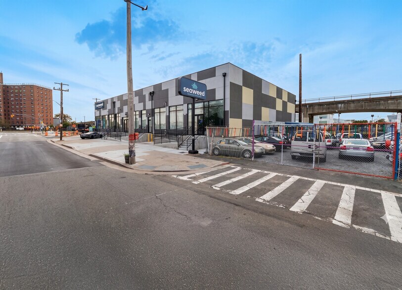 More Photos Of 73-17 Beach Channel dr, Arverne Flex For Lease