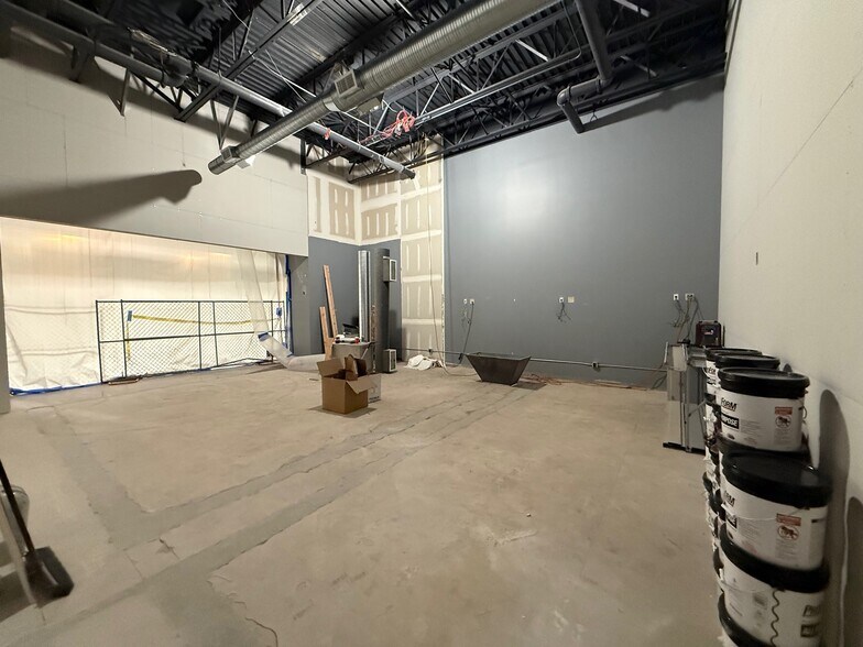 More Photos Of 15 Lund Rd, Saco Light Manufacturing For Lease