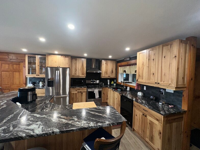 More Photos Of 171 Mission Rd, Wawa Hotel For Sale