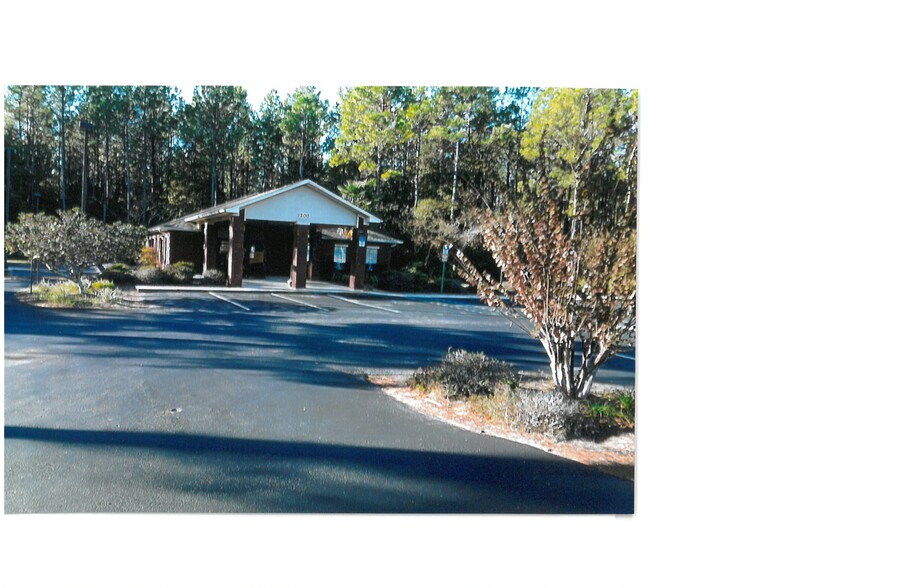 Primary Photo Of 1200 Henley Ln, Baker Office For Lease