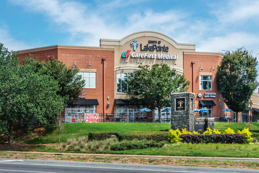 More Photos Of 2908 Oak Lake Blvd, Charlotte Unknown For Lease