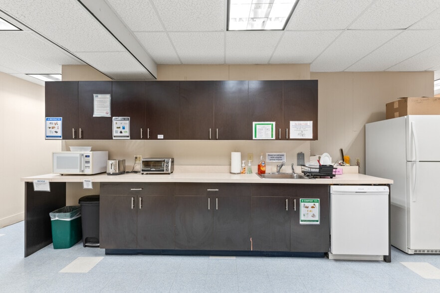 More Photos Of 307 Cumberland Ave, Portland Office For Sale