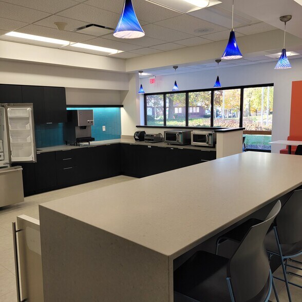 More Photos Of 500 Economy Ct, Freeport Office For Lease