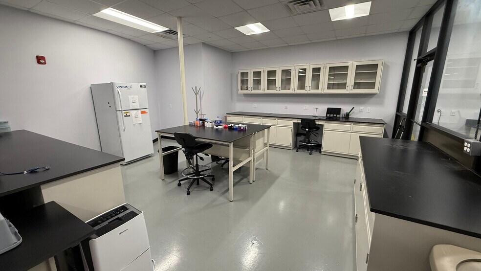 More Photos Of 2550 Brodhead Rd, Bethlehem Flex For Lease