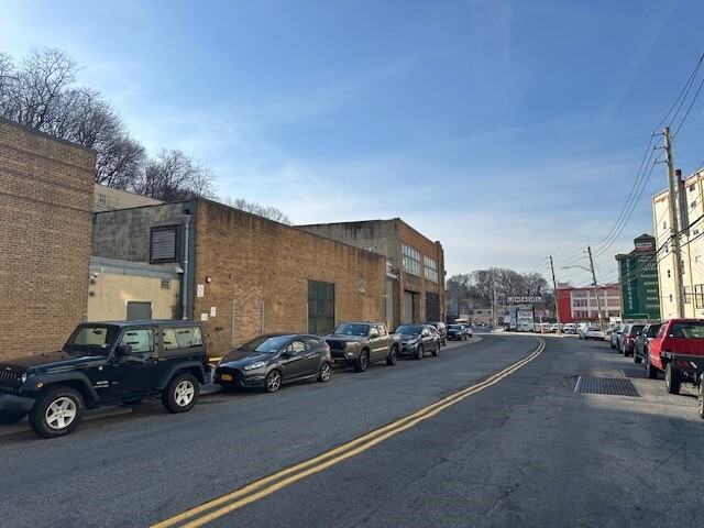 Primary Photo Of 160 Saw Mill River Rd, Yonkers Warehouse For Lease