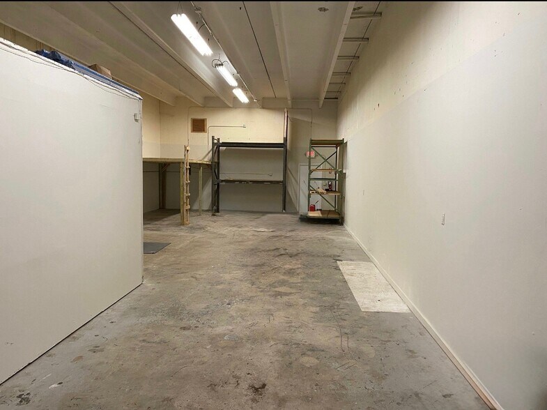 More Photos Of 1400 Forsythe Rd, West Palm Beach Light Distribution For Lease