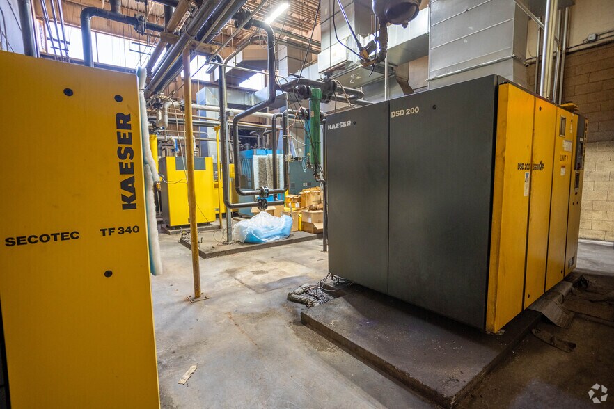 More Photos Of 2121 Holston Bend Dr, Mascot Manufacturing For Lease