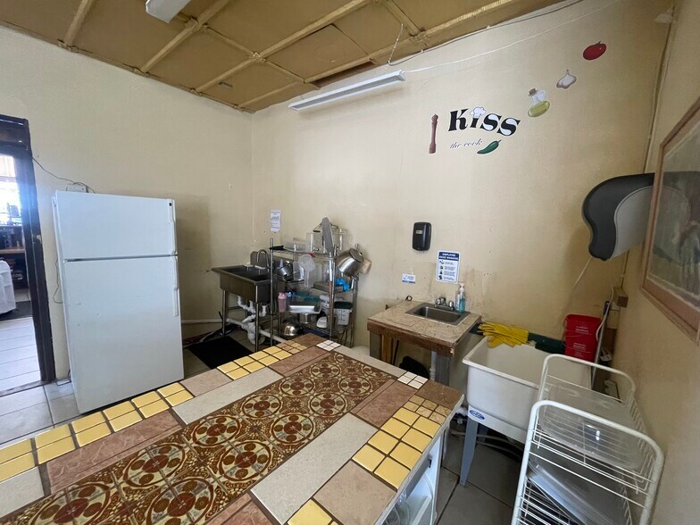 More Photos Of 402 Main St, Antonito Hotel For Lease