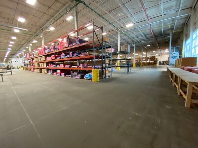 More Photos Of 100 Harbor Dr, Charlevoix Manufacturing For Sale