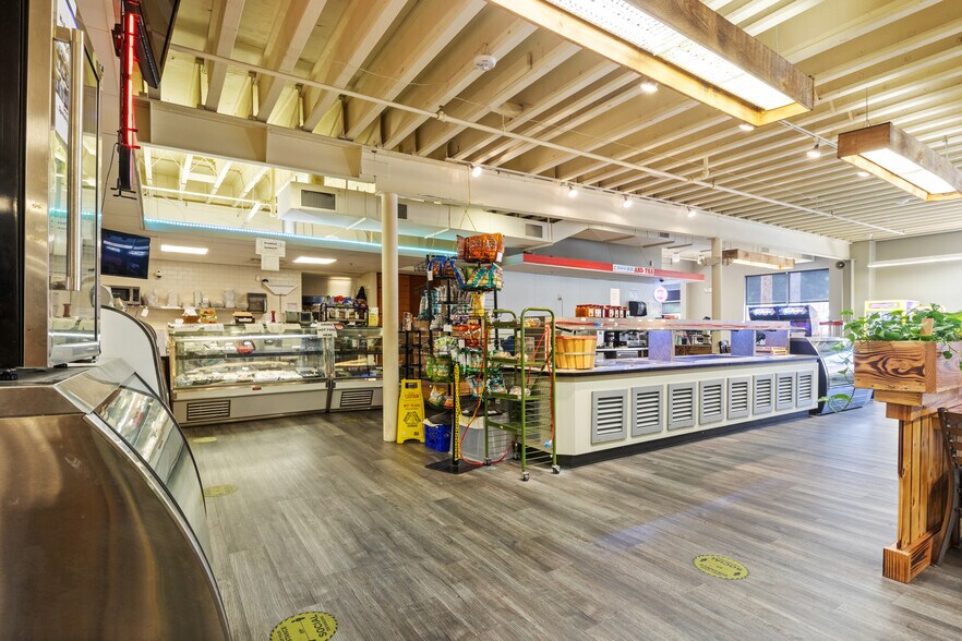 More Photos Of 7909 High School Rd, Elkins Park Restaurant For Lease