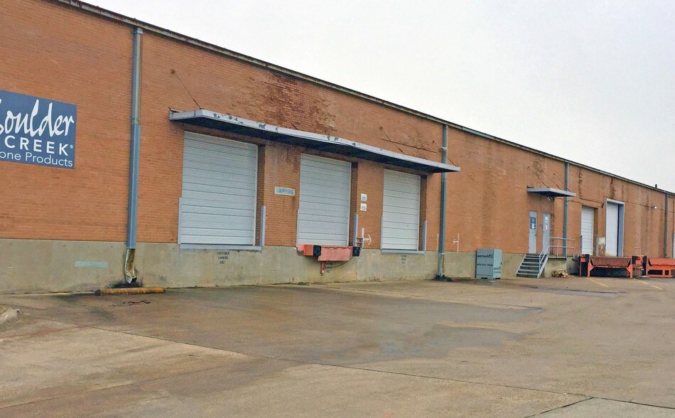 More Photos Of 4707 S Westmoreland Rd, Dallas Manufacturing For Lease