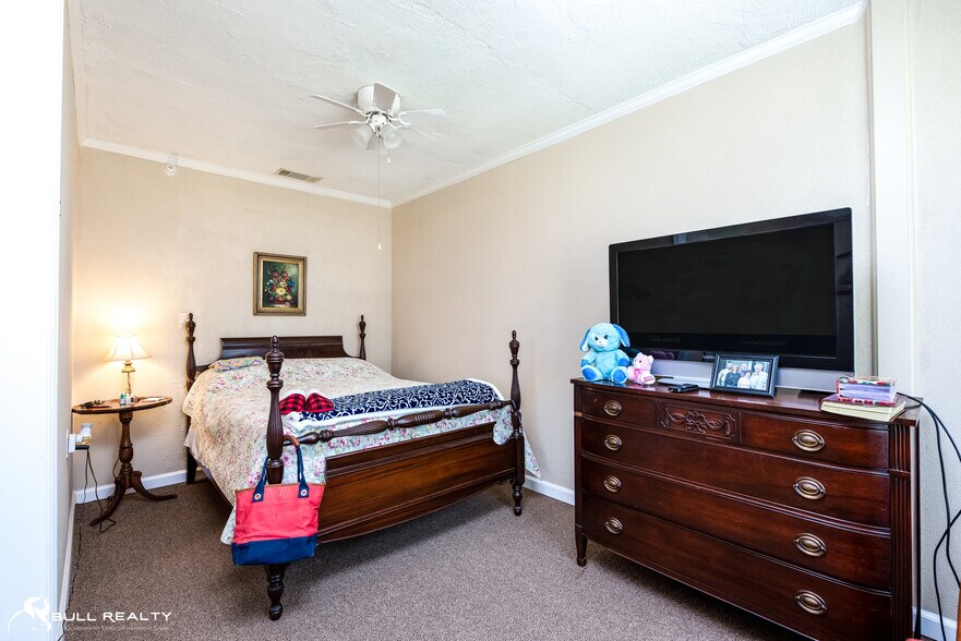 More Photos Of 184 Pine Ln, Washington Assisted Living For Sale