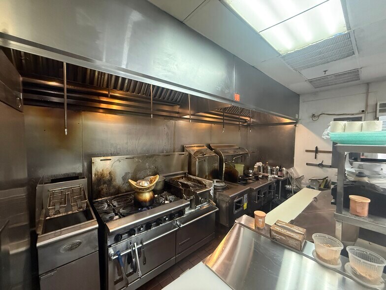 More Photos Of 9400 S Eastern Ave, Las Vegas General Retail For Lease