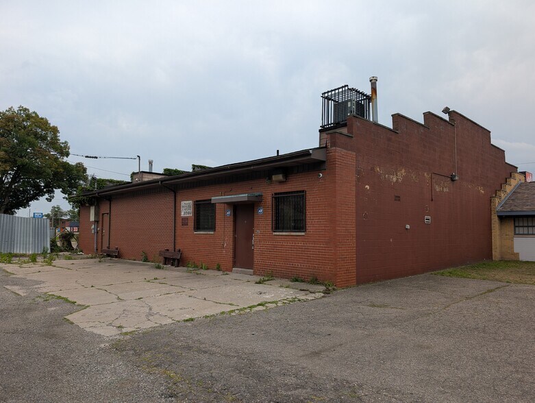 More Photos Of 10720 W 7 Mile Rd, Detroit Office For Sale