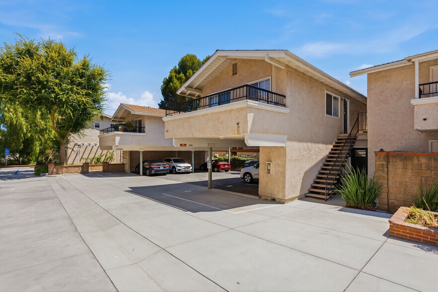 More Photos Of 5302-5304 Colodny Dr, Agoura Hills Apartments For Sale