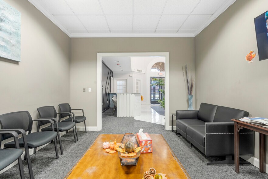 More Photos Of 6130 E 81st St, Tulsa Office For Lease