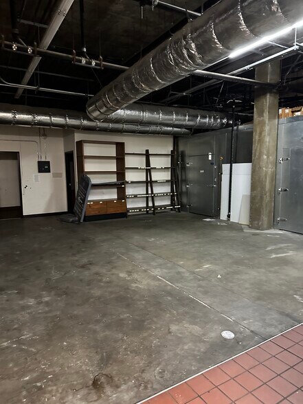 More Photos Of 45 Rincon Dr, Camarillo General Retail For Lease