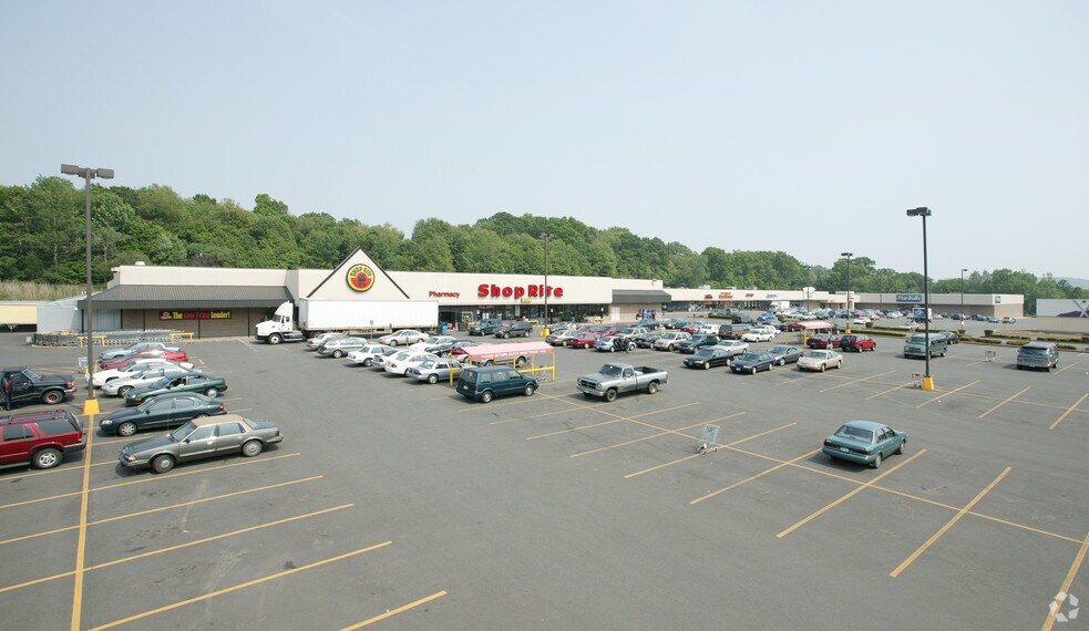 More Photos Of 650 Wolcott St, Waterbury General Retail For Lease