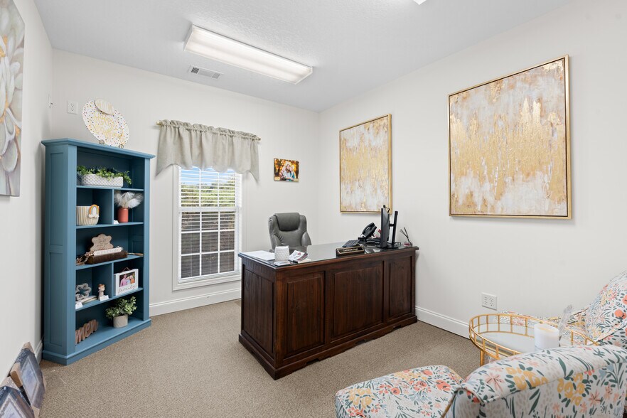 More Photos Of 1135 E. Hiawatha st, Metter Office For Sale