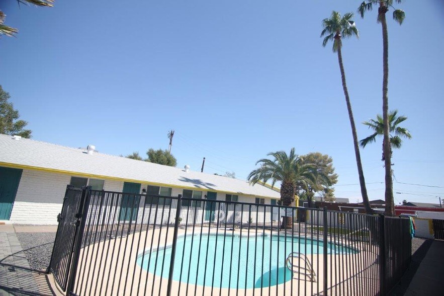 More Photos Of 718 W Hazelwood St, Phoenix Apartments For Sale