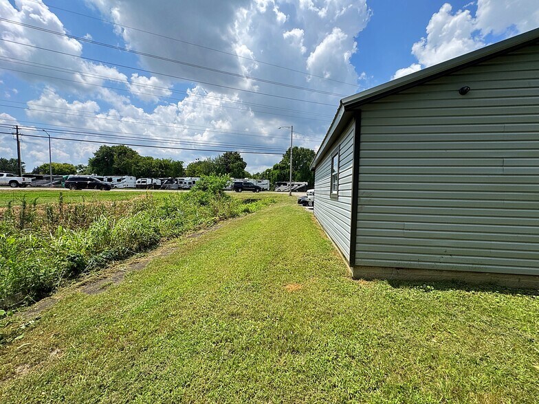 More Photos Of 1916 Jordan Ln NW, Huntsville Freestanding For Sale