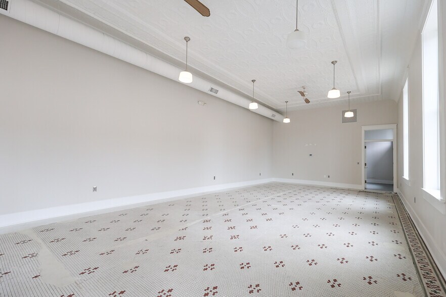 More Photos Of 301-303 W Reed St, Moberly Office For Lease