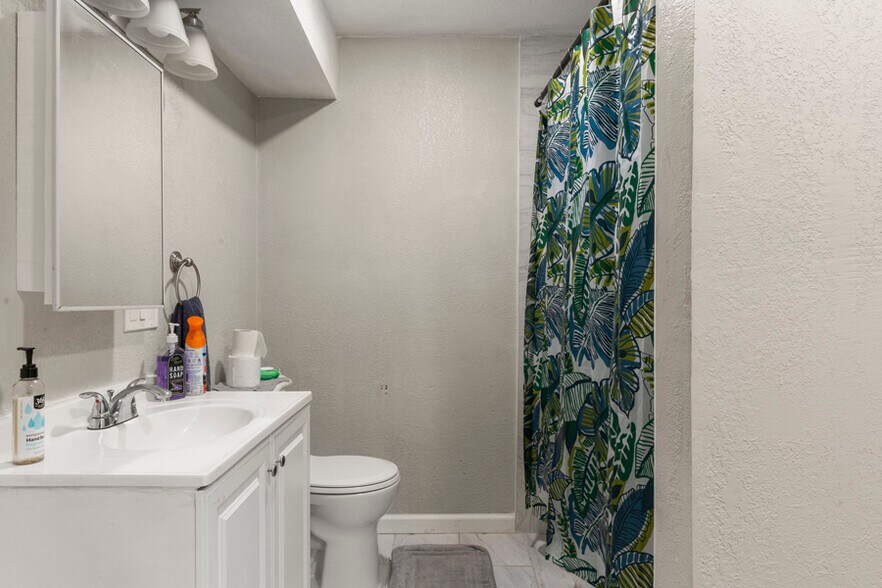 More Photos Of 1558 Dallas St, Aurora Apartments For Sale