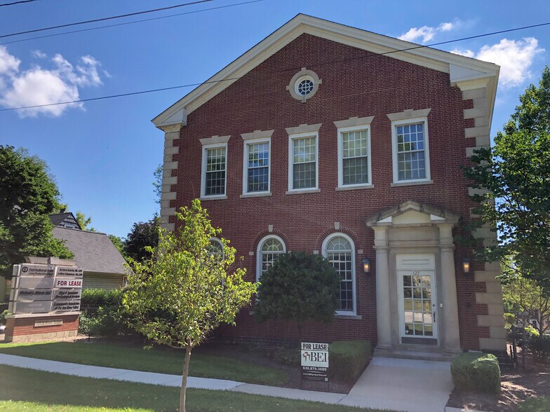 More Photos Of 127 S First St, Geneva Office Residential For Lease