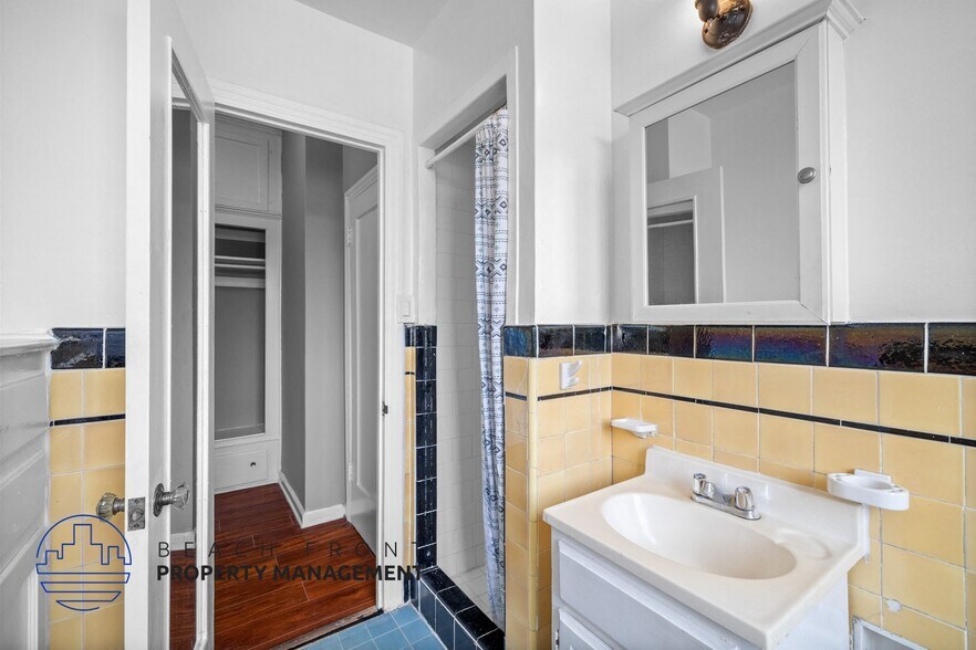 More Photos Of 512 S Hobart Blvd, Los Angeles Apartments For Sale