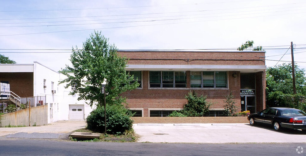 More Photos Of 3401 8th St NE, Washington Warehouse For Lease