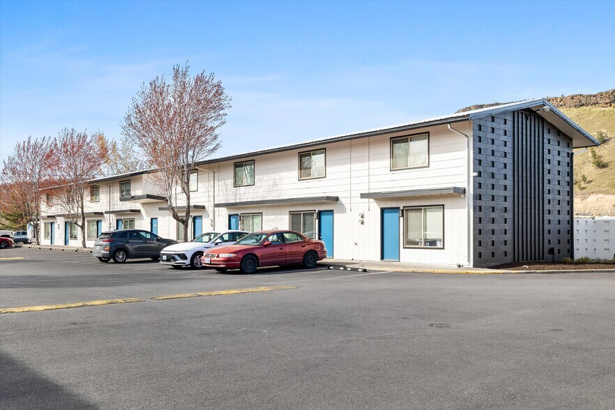 More Photos Of 940 NW 2nd St, Prineville Apartments For Sale